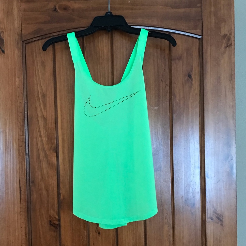 Nike lime green active top